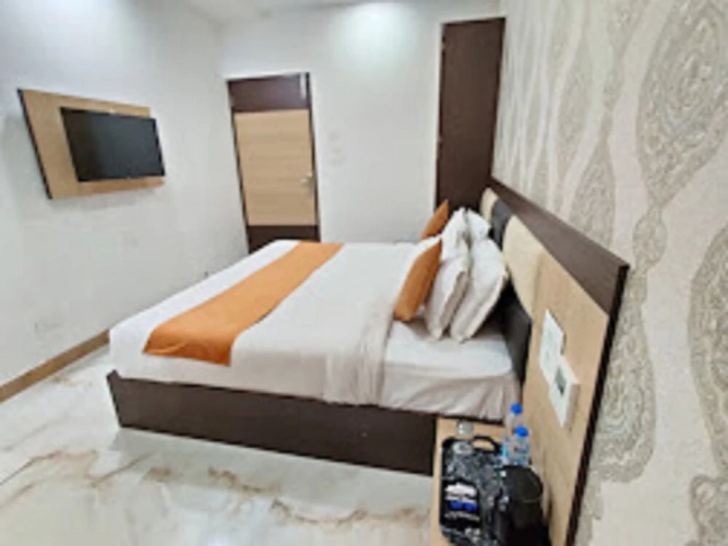 Hotel A Star-50m away from Golden Temple