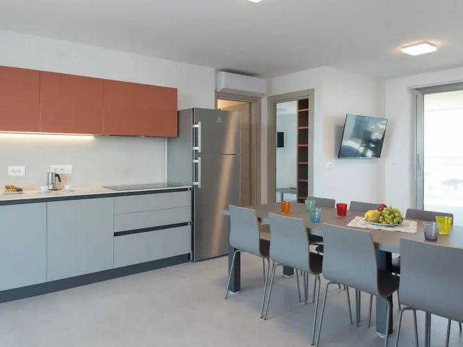 2 Bedrooms Apartment with balcony and with city view
