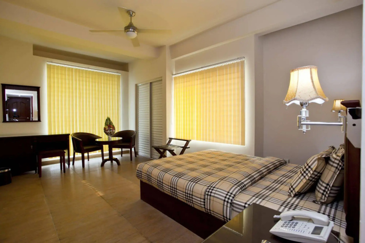 La Rose Hotel