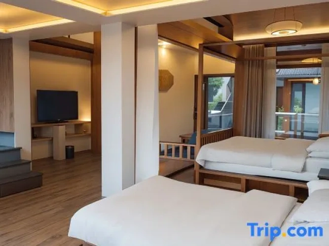 Standard Triple Family room