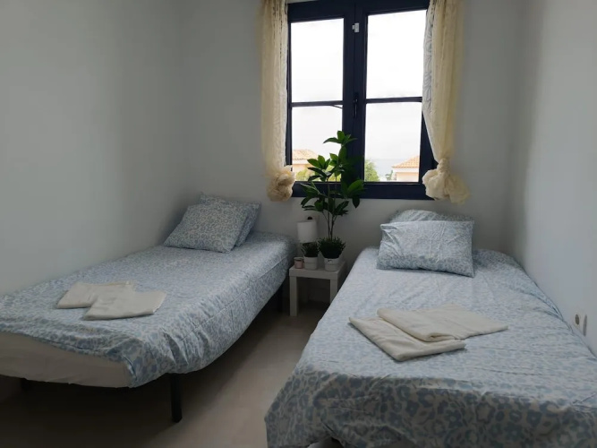 Villa-costaadeje-3br-balcony-wifi-parking