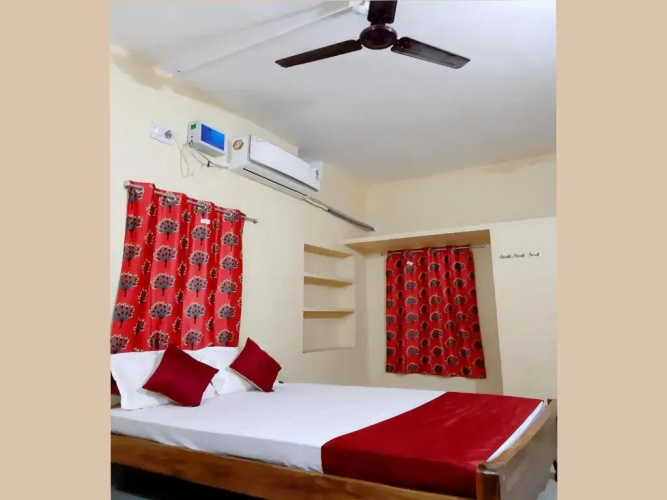 Goroomgo Maa Ugratara Lodge Puri