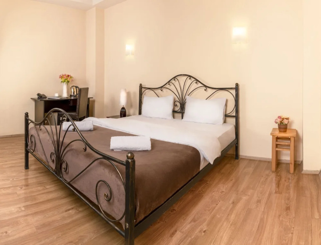 Vaki Hotel