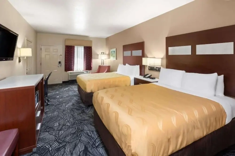 Economy Quadruple room