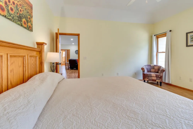 Waterfront Getaway w/ Patio on the White River!