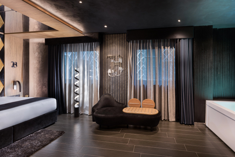 H Hotel