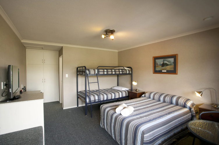 Te Anau Top 10 Holiday Park