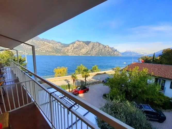 Standard Double room with lake view