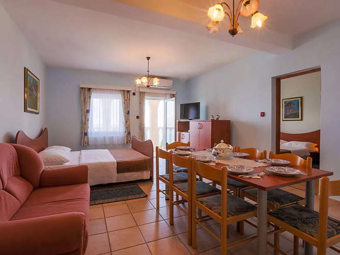Apartment Delfin Karlobag 24994