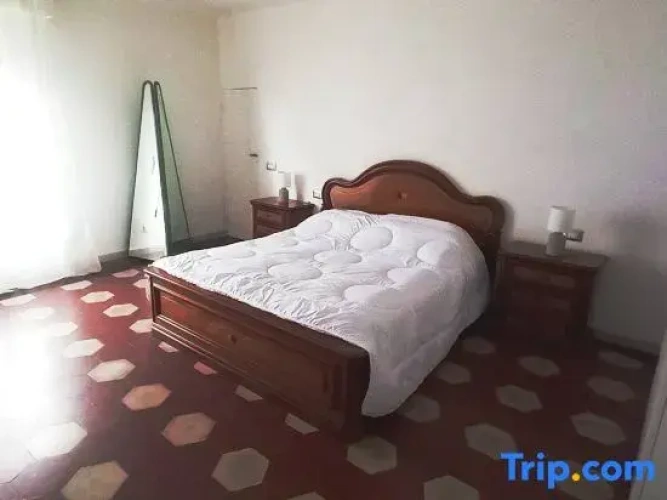 1 Bedroom Apartment with balcony and with city view