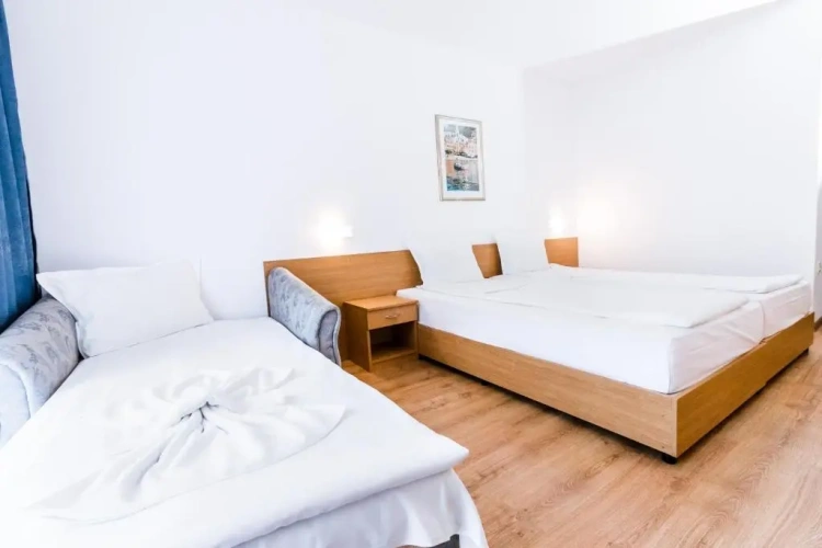 Classic Quadruple room