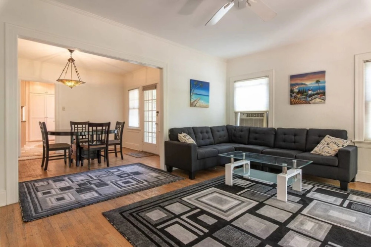 Charming 2bed House in Koreatown