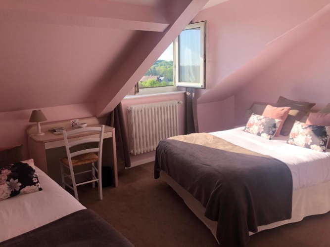 Standard Triple room