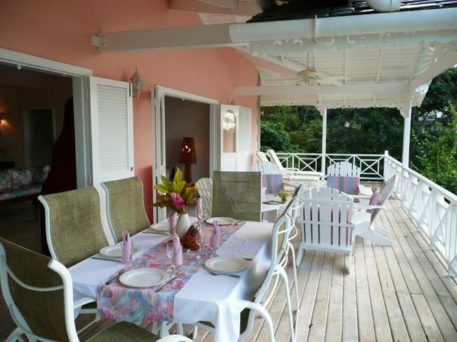 3 Bedrooms Villa