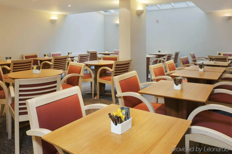 Holiday Inn Express London - Victoria photo 18