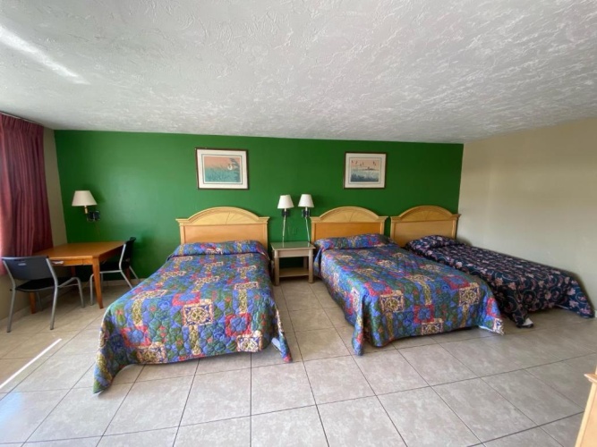 Standard Quadruple room