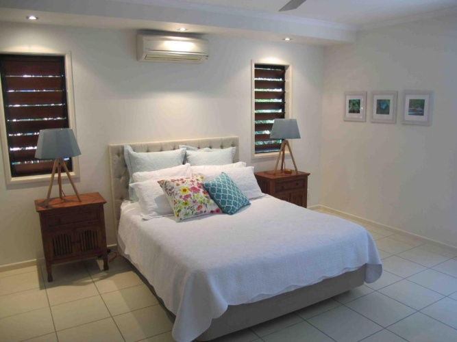 4 Bedrooms Cottage