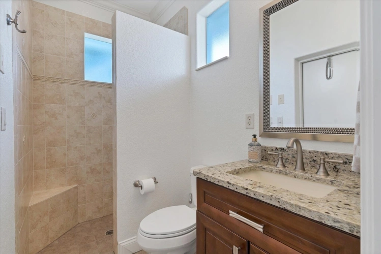 3 Bedrooms Cottage