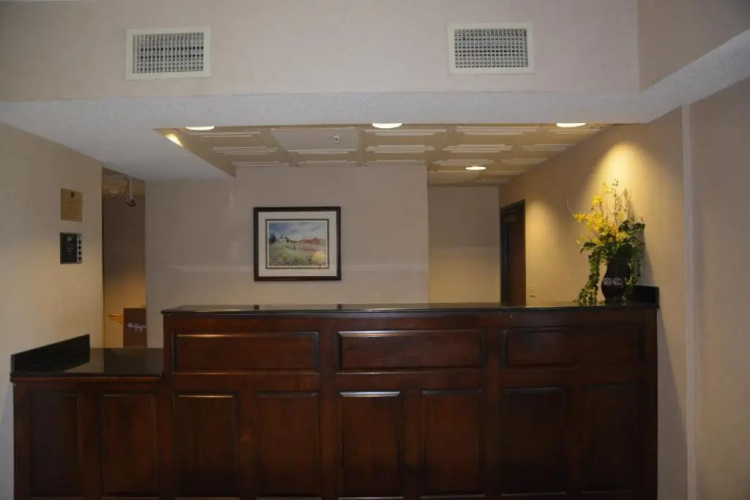 Countryside Inn & Suites