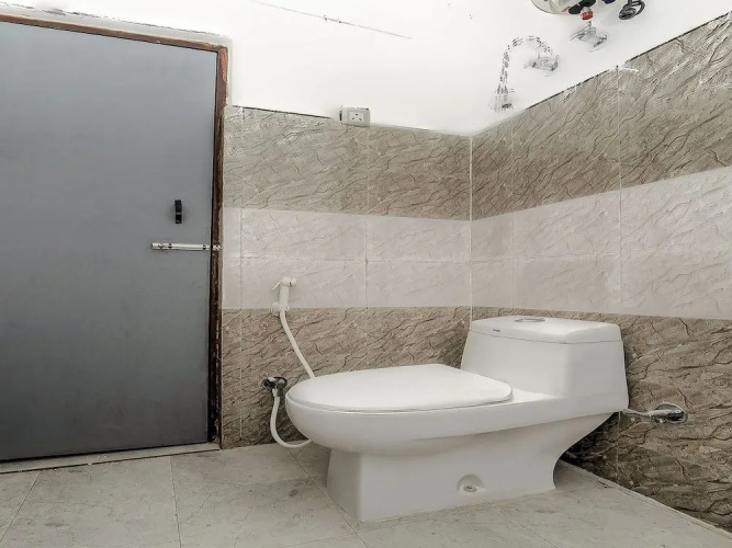 OYO 18254 Glorious Stayz