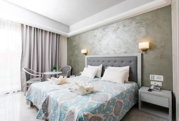 Standard Twin room with balcony