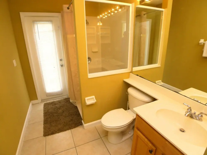 5 Bed Pool Home On Golf Community 835