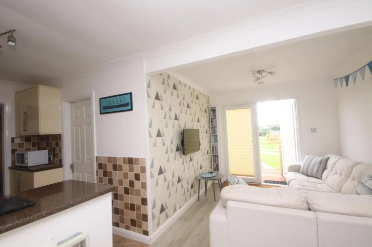 20F Medmerry Park 2 Bedroom Chalet