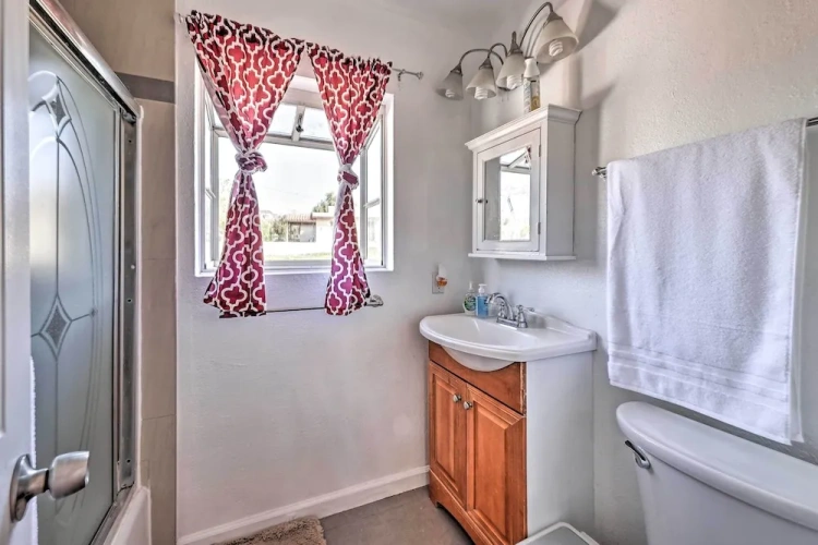3 Bedrooms Cottage