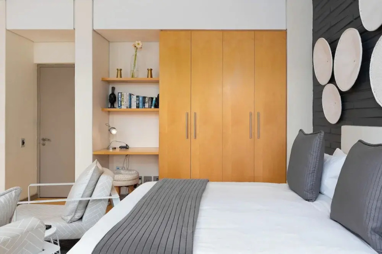 Cartwrights Corner Executive Apartment