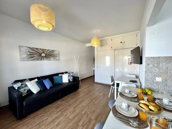 1 Bedroom Apartment with balcony