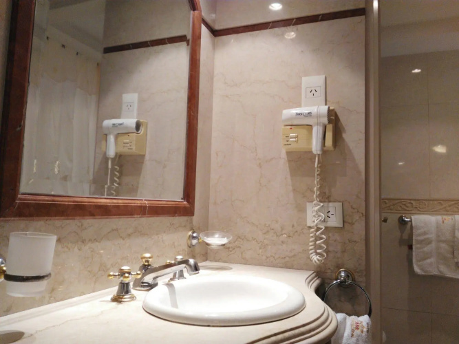 Hotel AyB Internacional