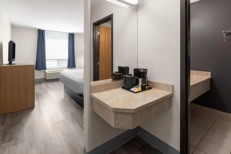 Super 8 by Wyndham Quebec City