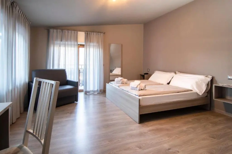 Deluxe Double room with balcony and with lake view