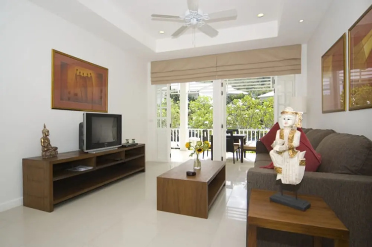 Ocean Breeze Apartment by PIPS