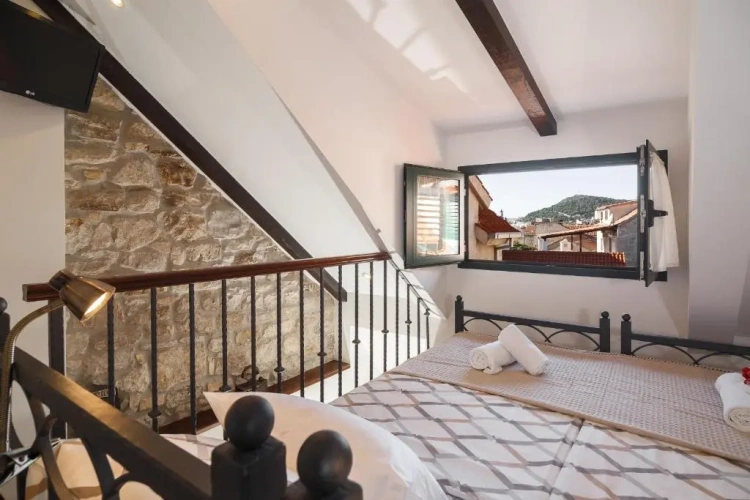 1 Bedroom Duplex Apartment