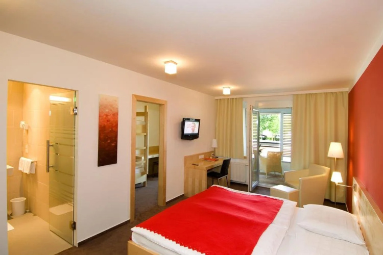 Hotel PANNONIA