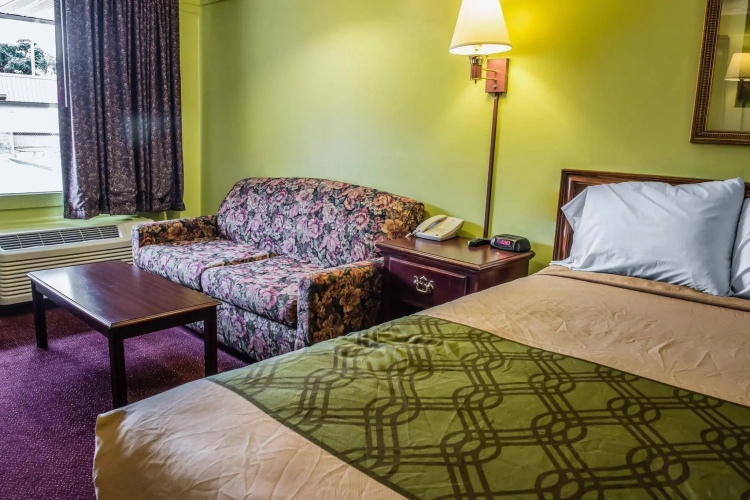 Econo Lodge Pittsburgh I-79