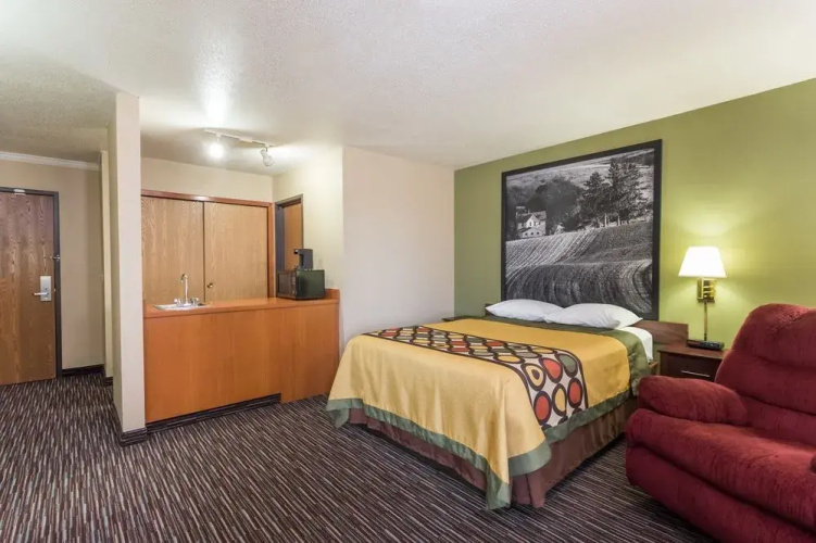 Super 8 Germantown Milwaukee