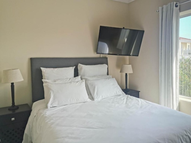 4 Bedrooms Cottage