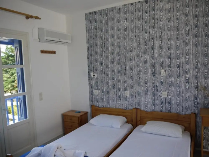 Crystal Rooms