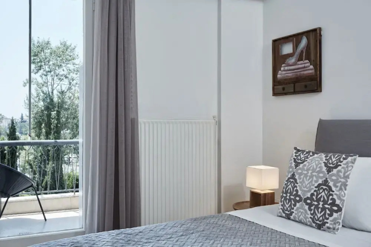 Chic One Bd Apartment with Hilton View