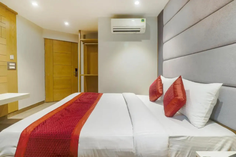 Hotel Bricks, Karol Bagh, New Delhi