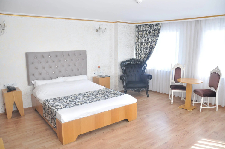 Hettie Hotel