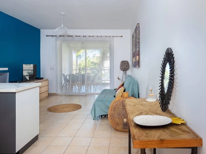 Classic Apartment with balcony and beachfront