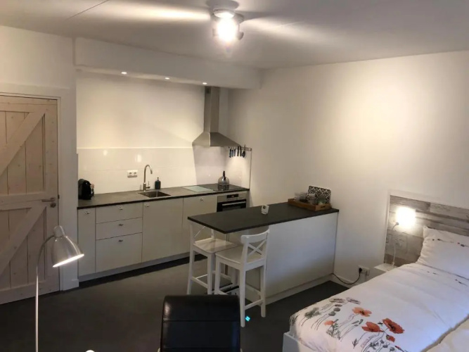 Iselmarpleats Comfortabele Studio met badkamer