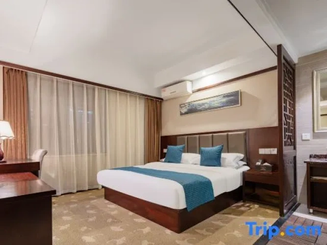 2 Bedrooms Business Suite