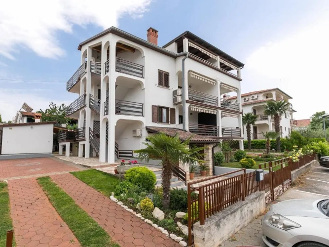 Apartment with balcony