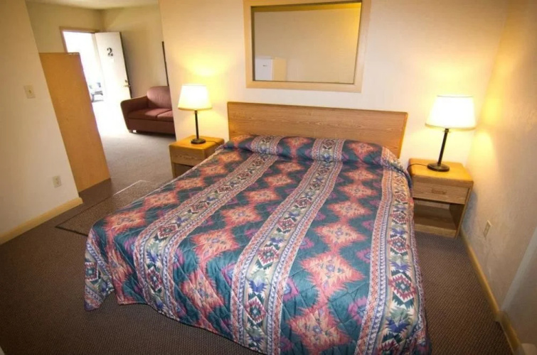 The Seasons Inn