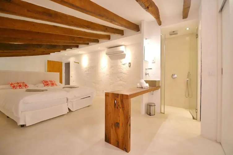 Villa in Buger With Pool and Scenic Views