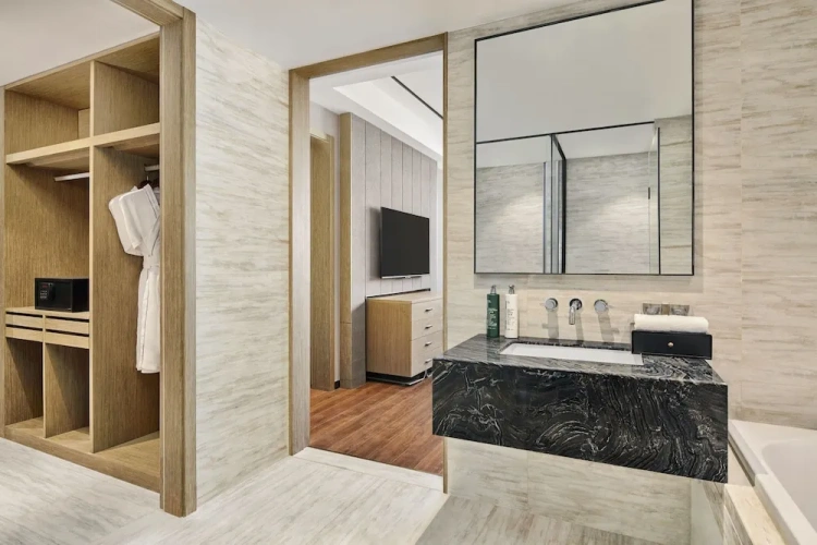 Deluxe Double Suite